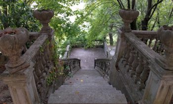 Tenuta Olim Bauda staircase